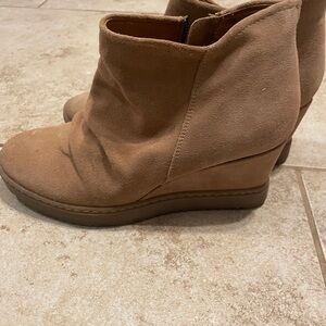 Sofft Brown Suede Ankle Booties
